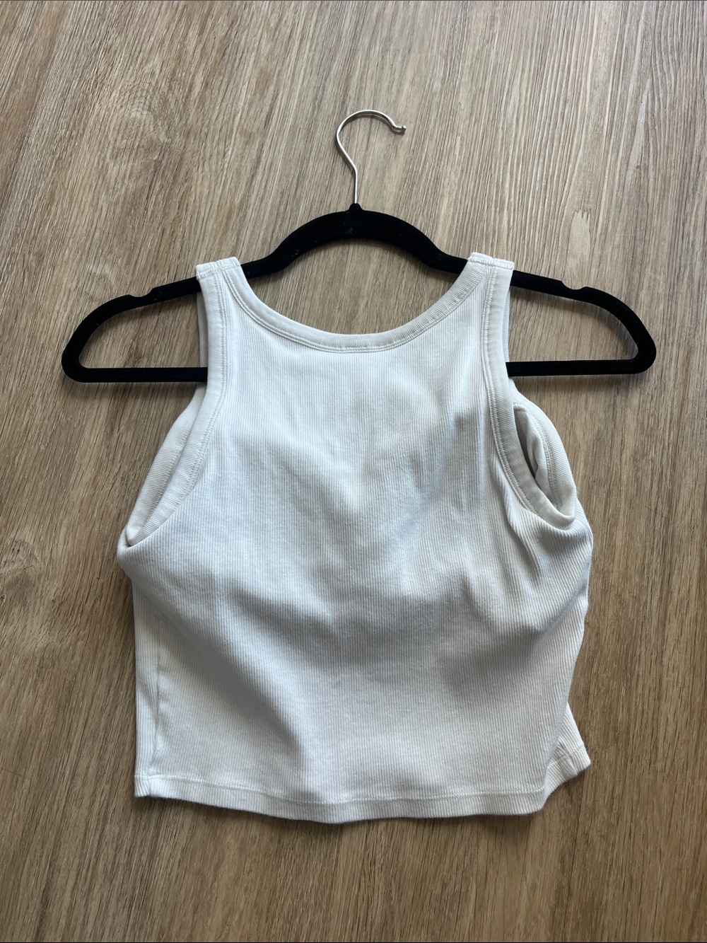 Uniqlo White Ribbed Cropped Tank - Picture 3 of 3